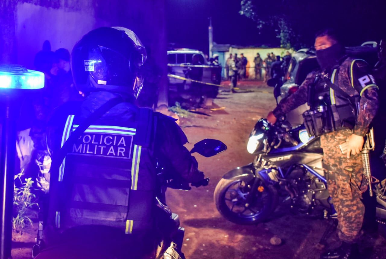 San Salvador rinde homenaje tres policías que fueron asesinados mientras realizaban su labor san-salvador-rinde-homenaje-tres-policias-que-fueron-asesinados-mientras-realizaban-su-labor